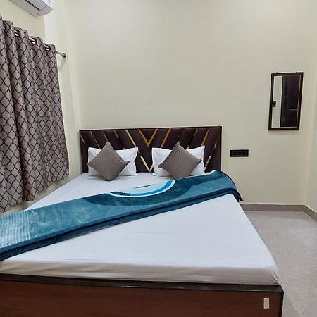 Narayani Paying Guest House Waranasi Zewnętrze zdjęcie