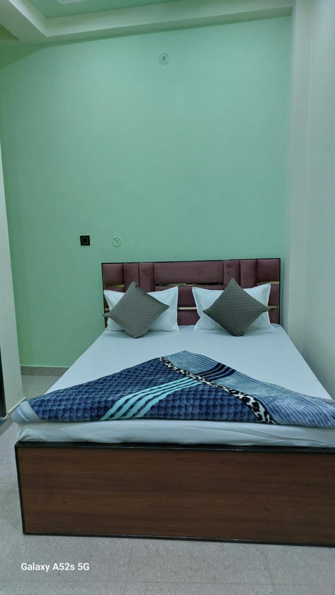 Narayani Paying Guest House Waranasi Zewnętrze zdjęcie