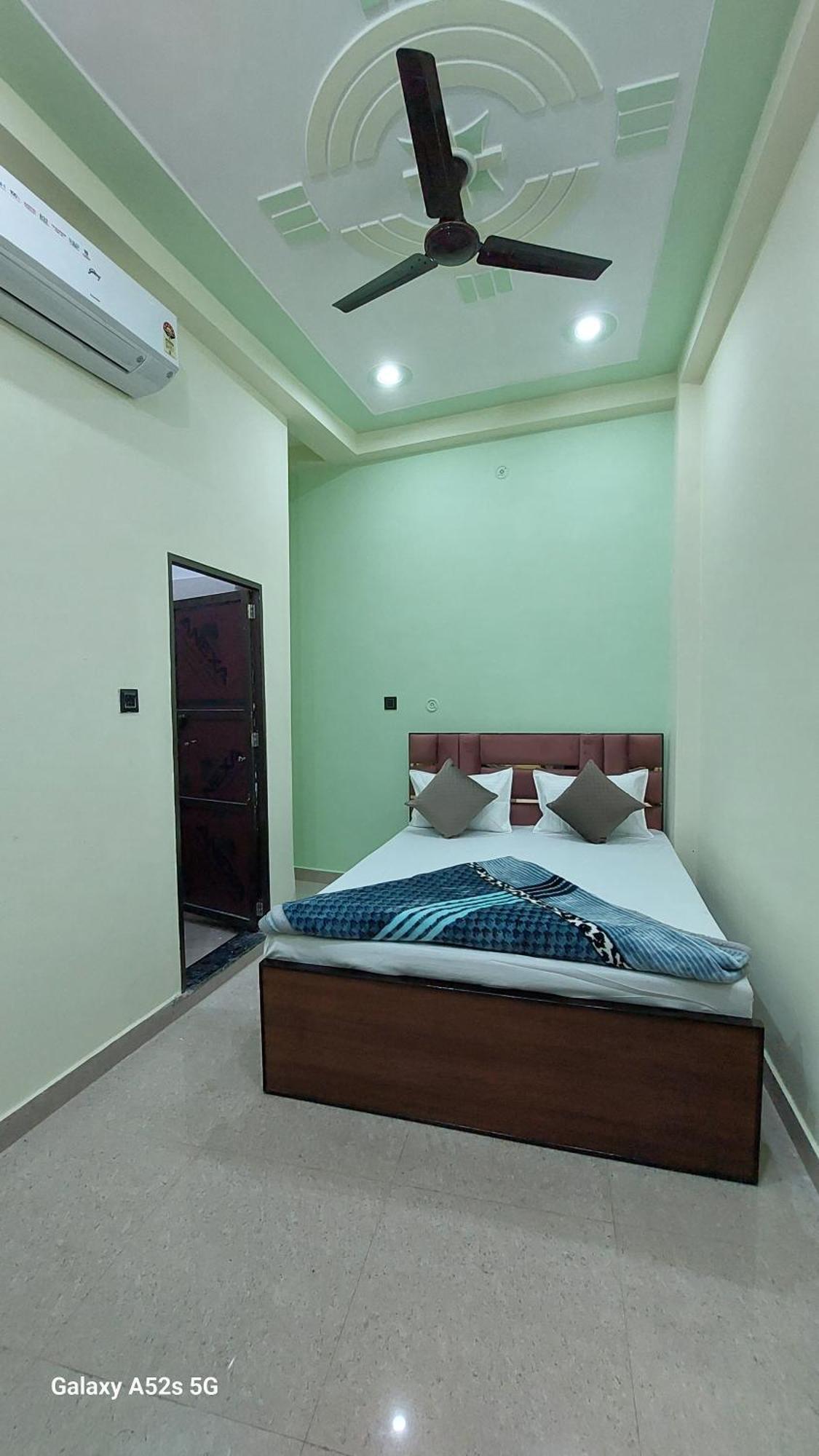 Narayani Paying Guest House Waranasi Zewnętrze zdjęcie
