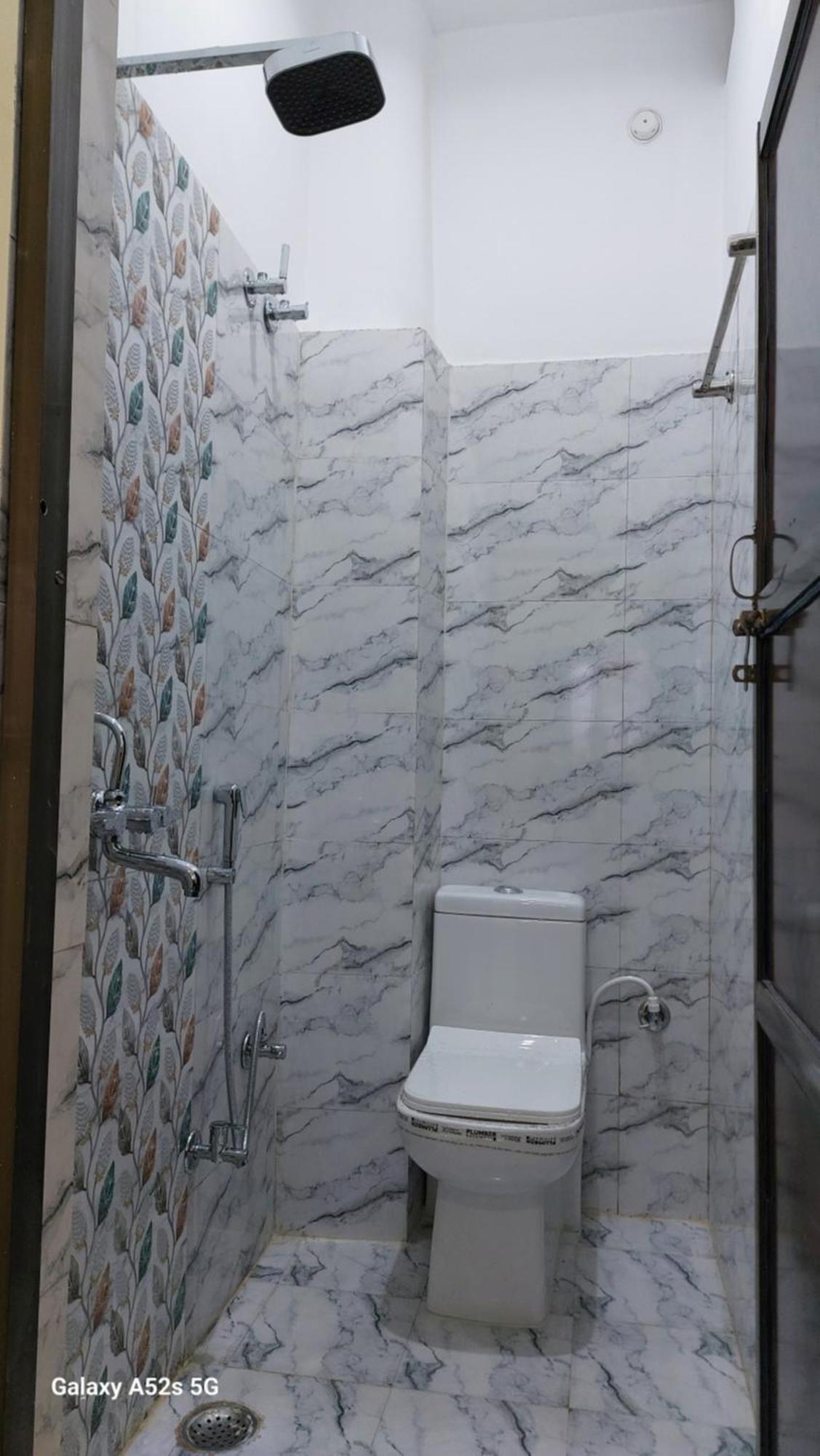 Narayani Paying Guest House Waranasi Zewnętrze zdjęcie