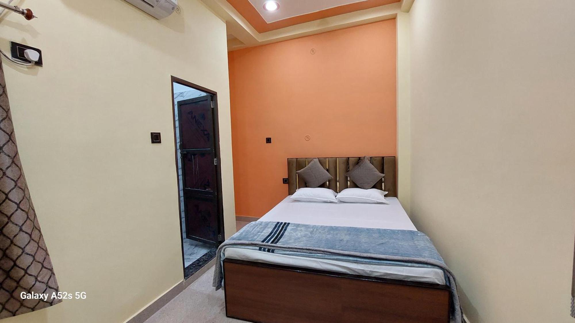 Narayani Paying Guest House Waranasi Zewnętrze zdjęcie