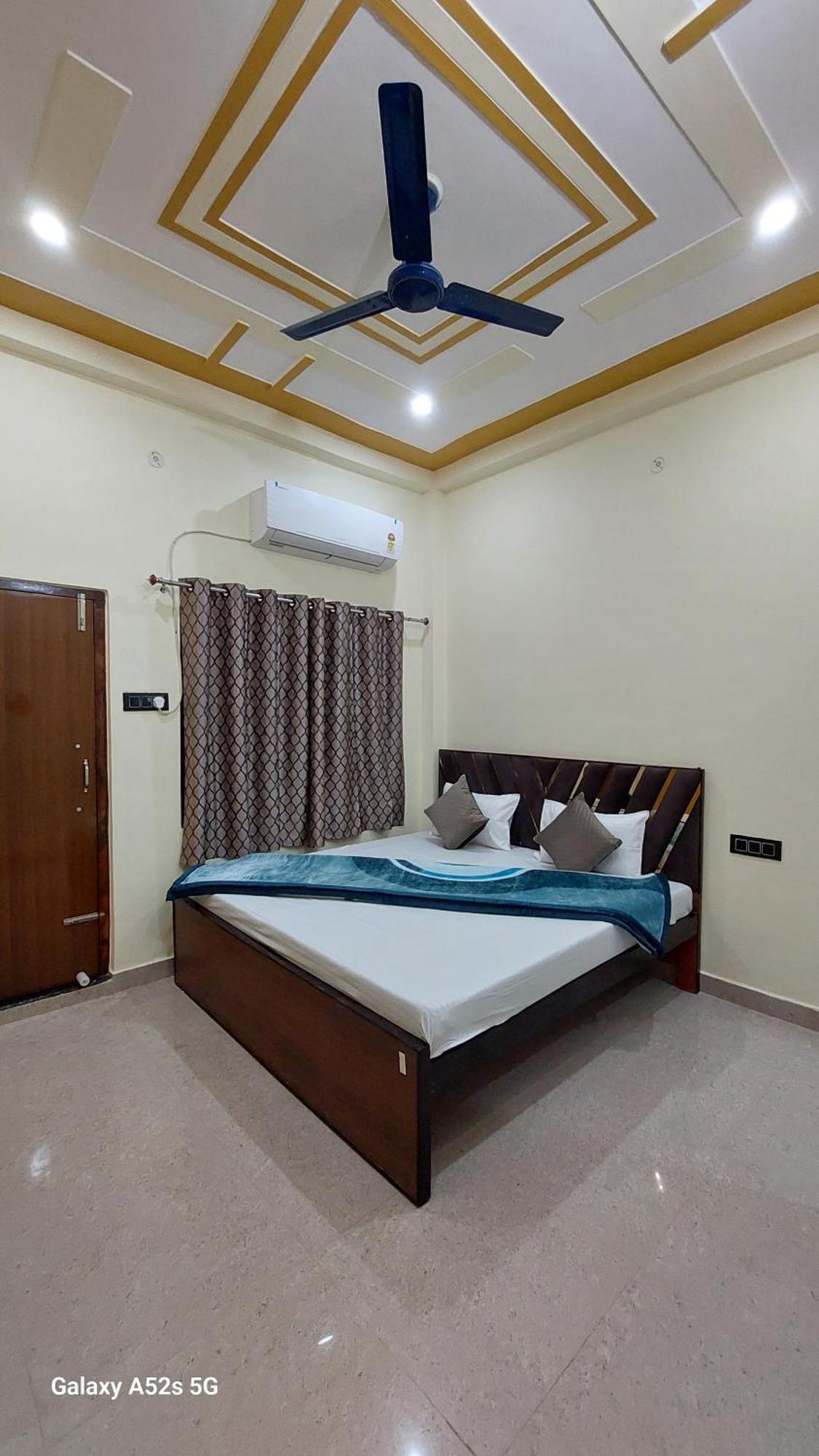 Narayani Paying Guest House Waranasi Zewnętrze zdjęcie