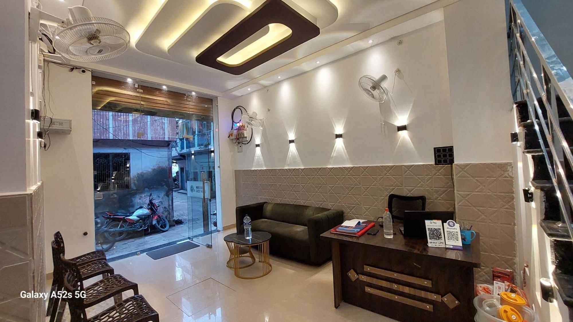 Narayani Paying Guest House Waranasi Zewnętrze zdjęcie